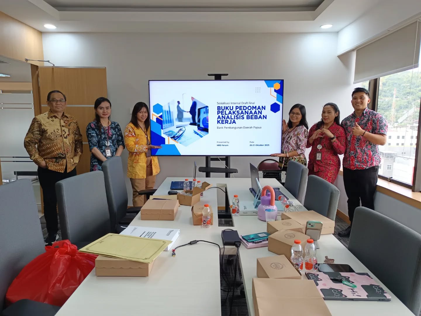 Bank Papua, Jayapura — Penyerahan BPP Analisis Beban Kerja